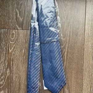 Brand new Giorgio Armani tie. Still in packaging.